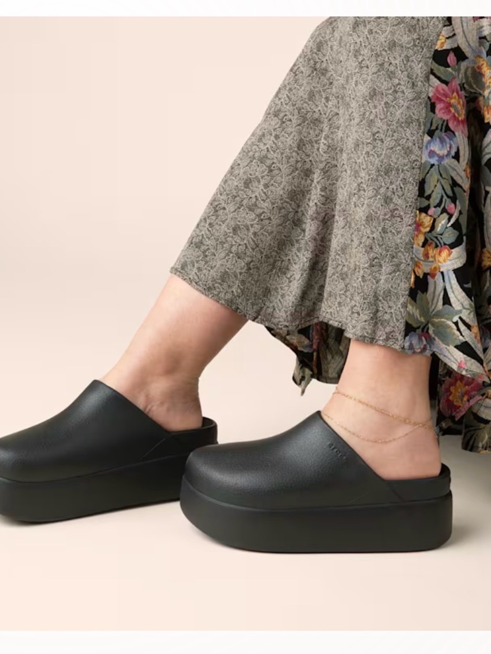 Dylan Platform Clog in Black - Picture 2 of 11